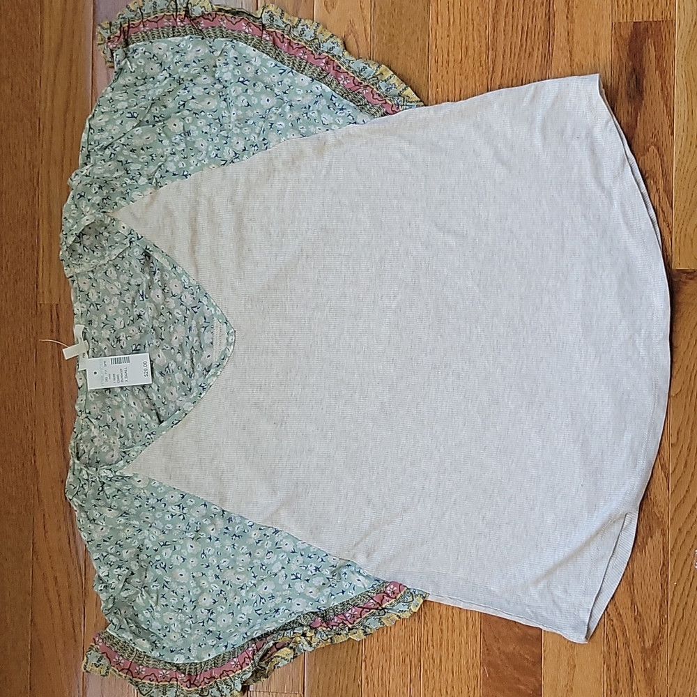 Maurices floral sleeve tee XS NWT